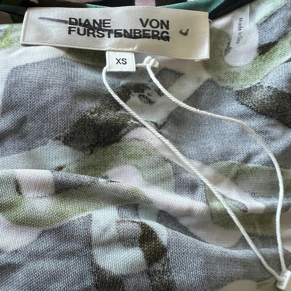 Diane von Furstenberg Matte Jersey Chain Print Dress Green Blue Pink XS New - Picture 7 of 7